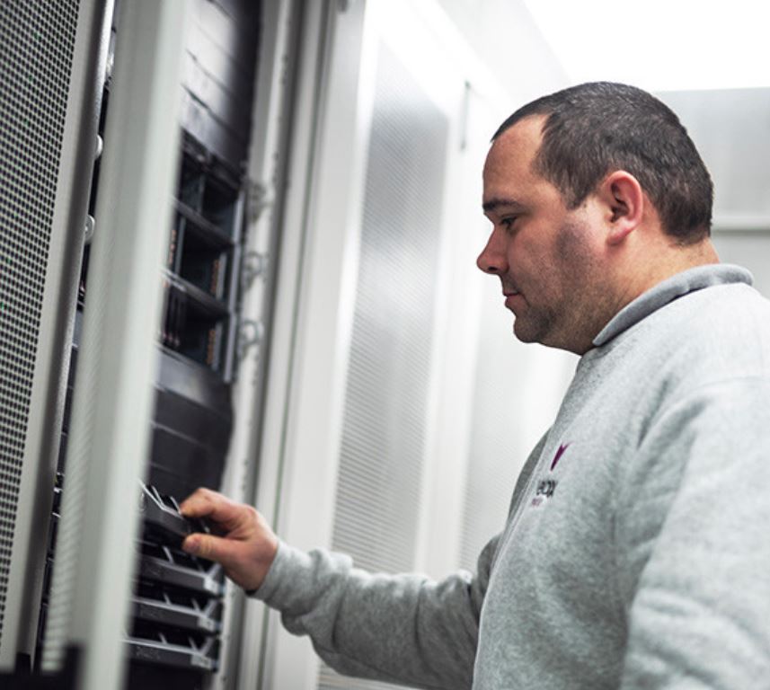 Remote Hands in VeloxServ London datacentre